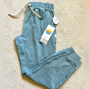 Vuori women’s performance joggers XS